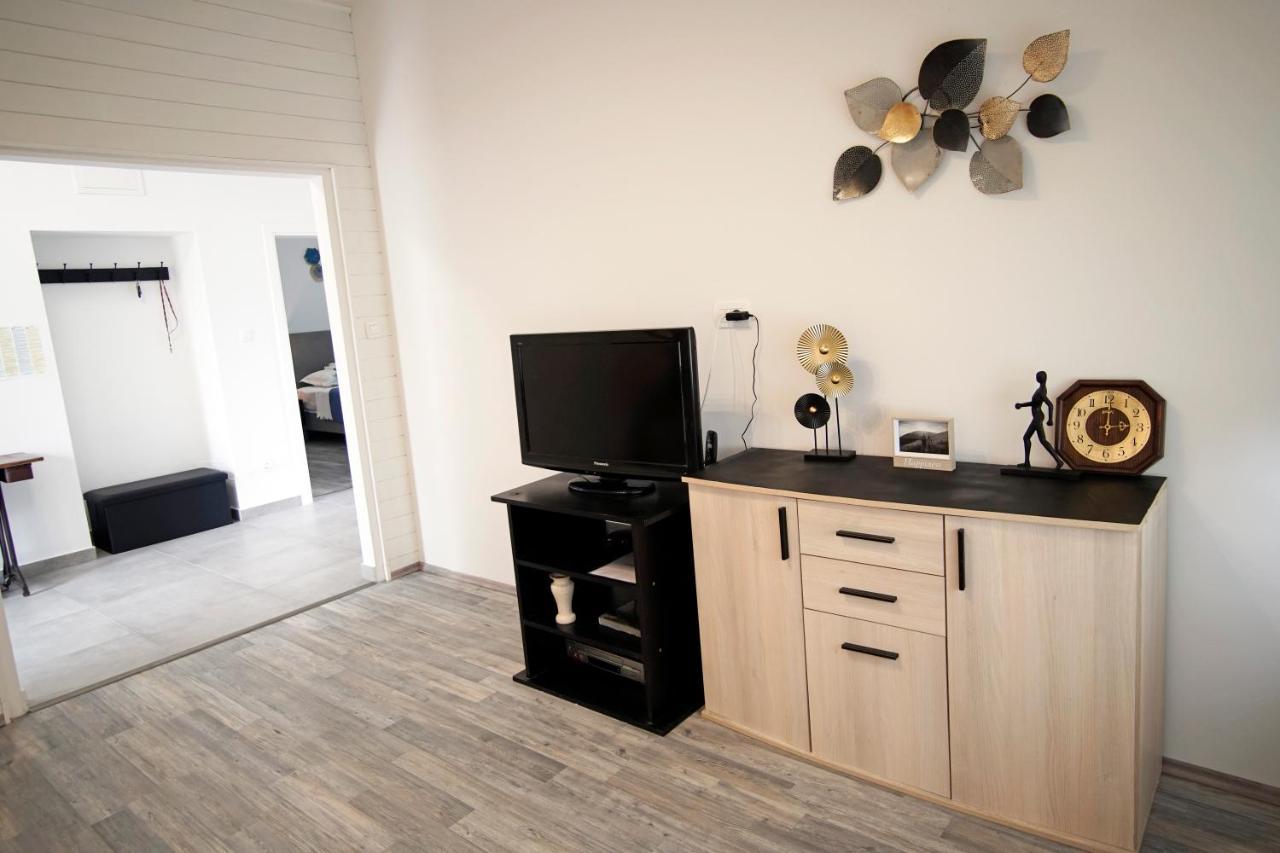 HOUSE - Apartman SARAH Kastela Bagian luar foto