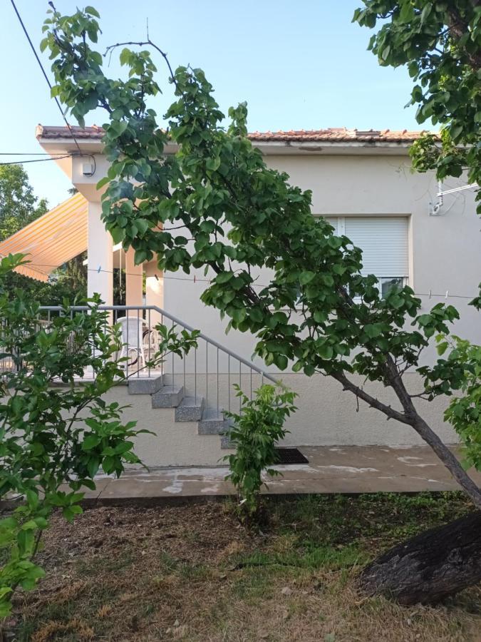 HOUSE - Apartman SARAH Kastela Bagian luar foto
